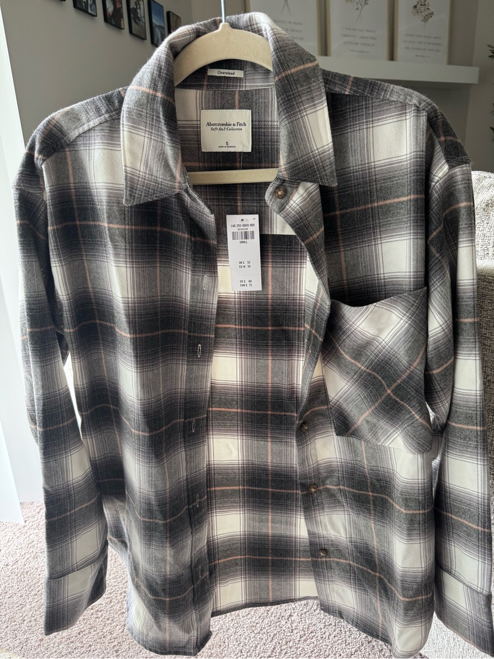 Abercrombie & Fitch Black and Cream Plaid Button-Down Shirt